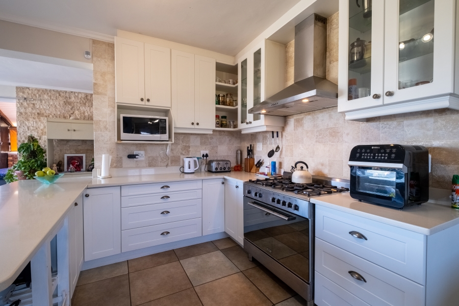 4 Bedroom Property for Sale in Cosy Corner Eastern Cape